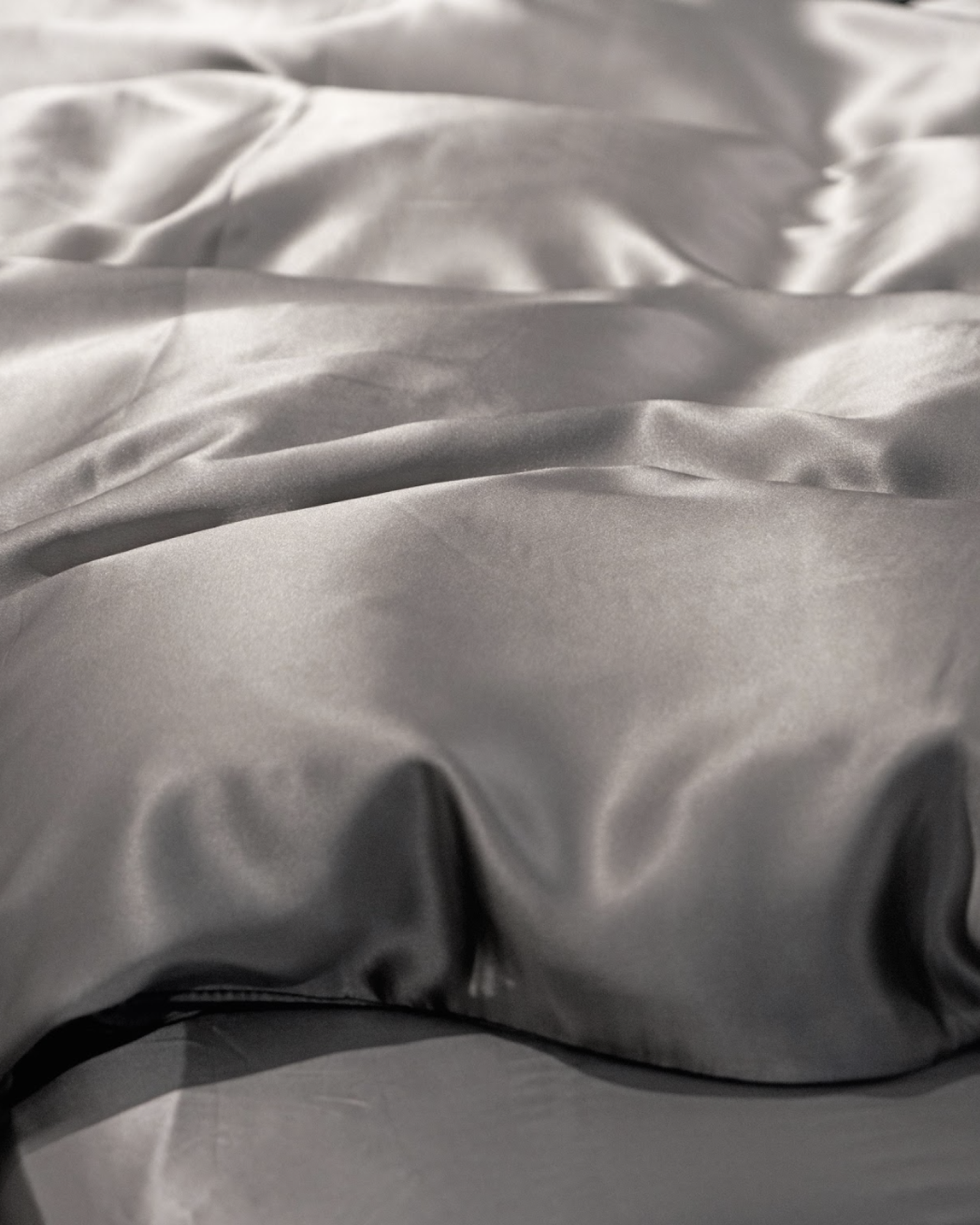 Gråt Sengetøj Butterfly Silk of Copenhagen